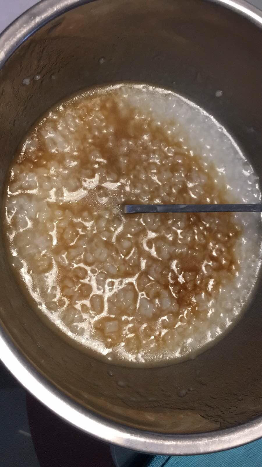 肉吃多了,钱也花光了,回来就喝白粥酱油