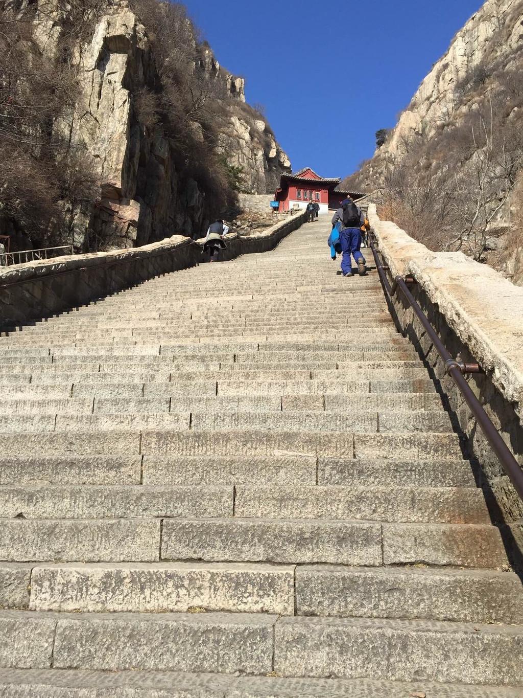 泰山南天门                                 泰山天街