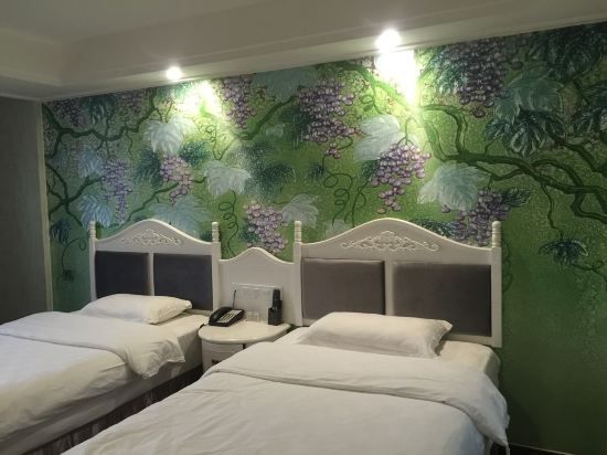 吐鲁番友谊峰假日酒店(原太阳假日酒店)预订价