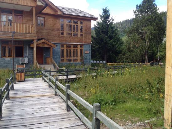 林芝鲁朗花海森林别墅度假村预订价格,联系电