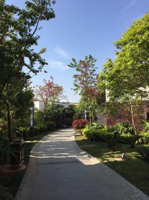马龙盛水湾温泉酒店