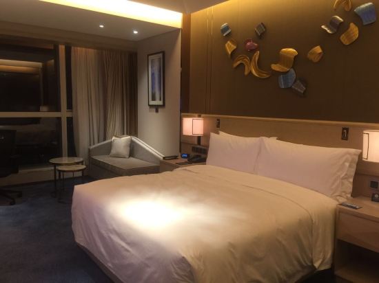 成都希尔顿酒店预订价格,联系电话\位置地址