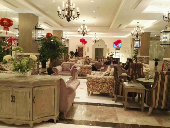 " style="color:#0066cc;cursor:pointer;">联系方式 如东林克斯温泉酒店位于小洋口旅游度假区跨港大桥西侧,周边有海印寺、洋口国家中心渔港、海上迪斯科,出游便利。 酒店依托优美的海滨资源和丰富的具有医疗价值的温泉资源,打造融温泉理疗、高球运动、湿地公园等主题板块为一体的健康乐活度假目的地。
