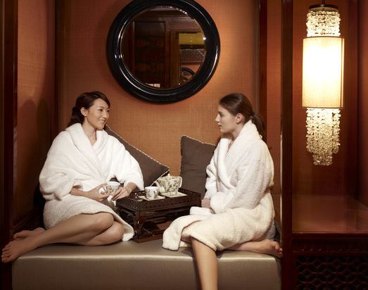 [外滩周边]上海和平饭店2晚+黄浦江“清游江”游览船门票+可加购东方明珠\/金茂大厦\/环球金融中心门票·上海绝色美景尽收眼底-【携程自由行景酒套餐】