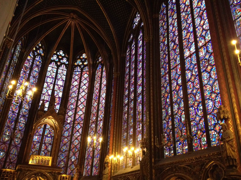 巴黎古监狱                                 巴黎圣母院