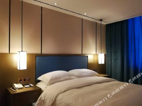 信阳陌上轻居酒店