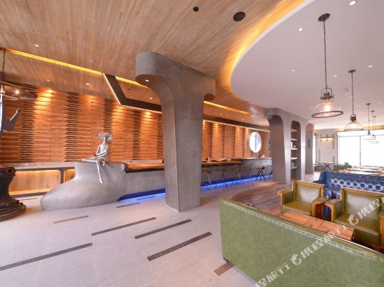 哈尔滨如景雅韵设计精品酒店1-2晚 可加购热门景区门票·江堤上的航运