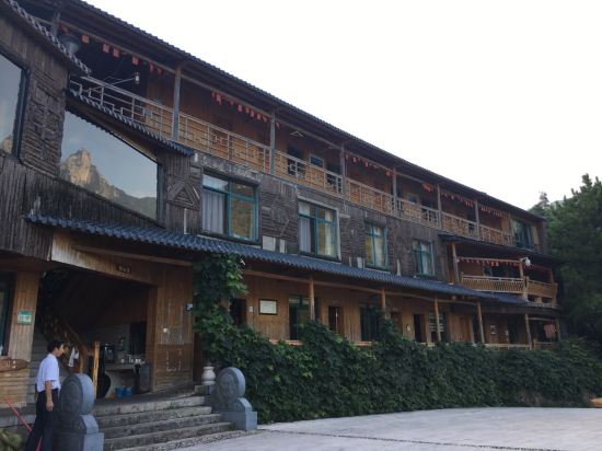 天柱山卧龙山庄