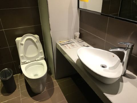 环境很好吃饭也很方便,要是有酒店的银卡会员价格还能便宜