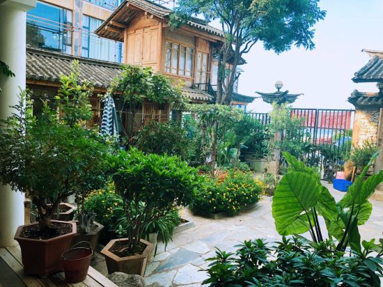 大理挖色镇玖玖观海小屋客栈