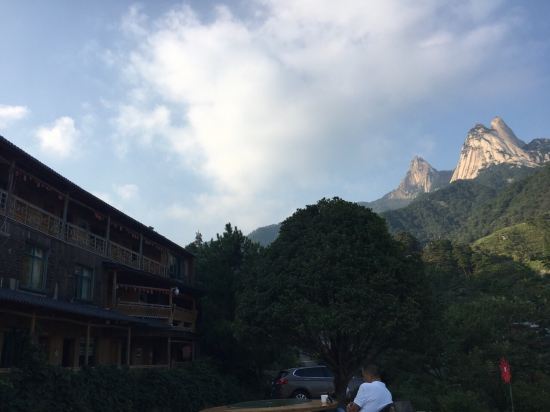 天柱山卧龙山庄