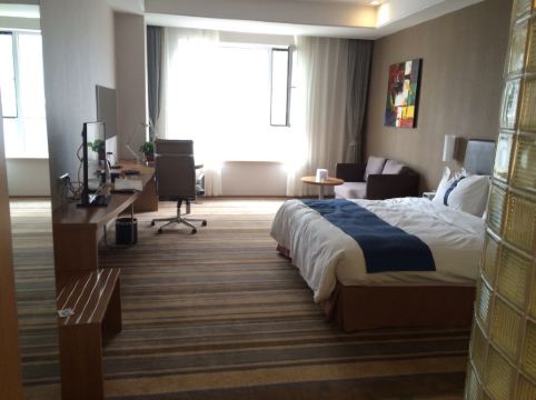 关于鄂尔多斯东胜智选假日酒店